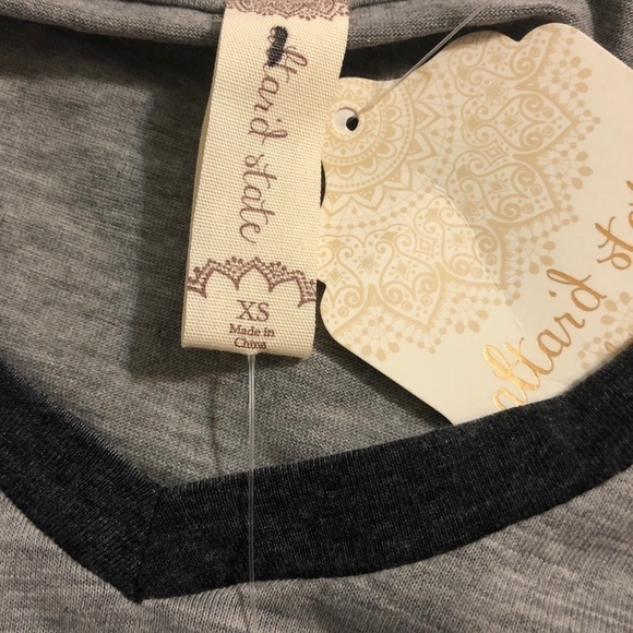 NWT Altar’d State Merry Christmas Vintage Truck Raglan Tee Long Sleeve Size XS - Picture 4 of 5